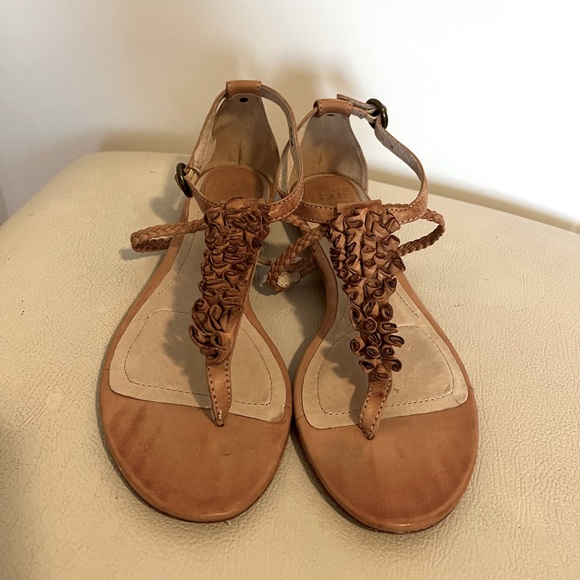 Frye Laurel Flower T-Strap Tan Leather Flat Sandal’s Women’s Size 6 - Picture 8 of 10